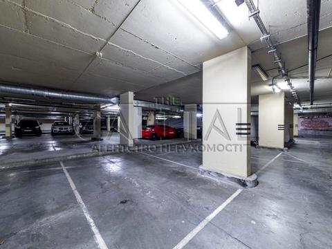 паркомісце за адресою Старонаводницька вул., 2/20