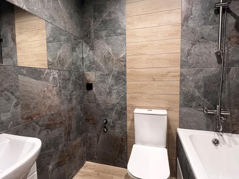 квартира по адресу Белая ул., 103