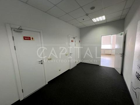 комерційна за адресою Київ, Столичне шосе, 103