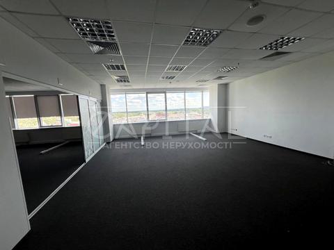 комерційна за адресою Київ, Столичне шосе, 103