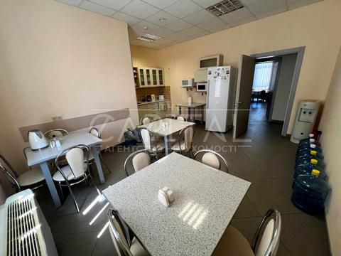 коммерческая по адресу Антоновича ул. (Горького), 33В