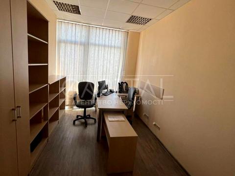 коммерческая по адресу Антоновича ул. (Горького), 33В