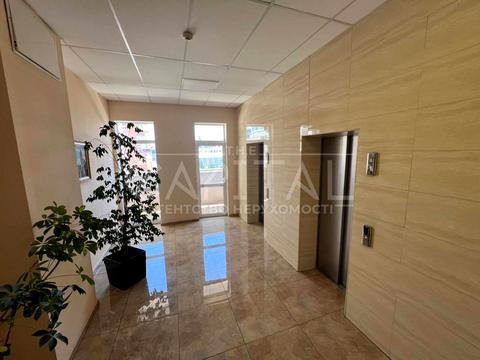 коммерческая по адресу Антоновича ул. (Горького), 33В