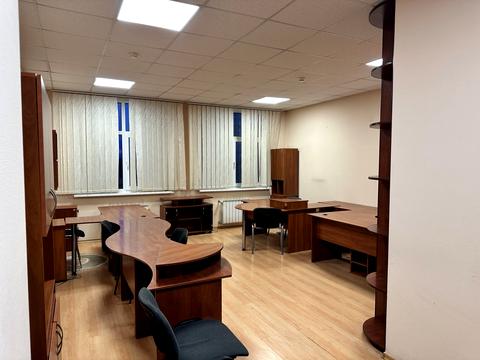 комерційна за адресою Володимира Івасюка просп. (Героїв Сталінграду), 12-Ж