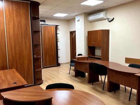 комерційна за адресою Володимира Івасюка просп. (Героїв Сталінграду), 12-Ж