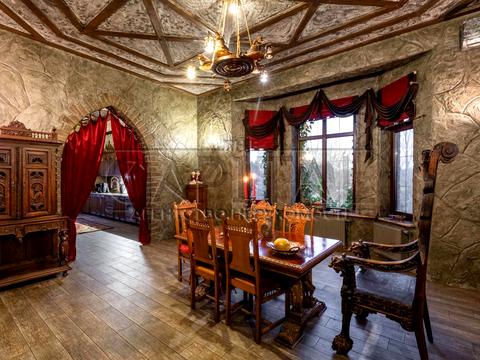 будинок за адресою Броварський