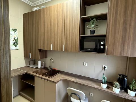 коммерческая по адресу Героїв Крут ул., 2б