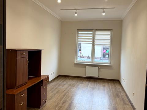 коммерческая по адресу Героїв Крут ул., 2б