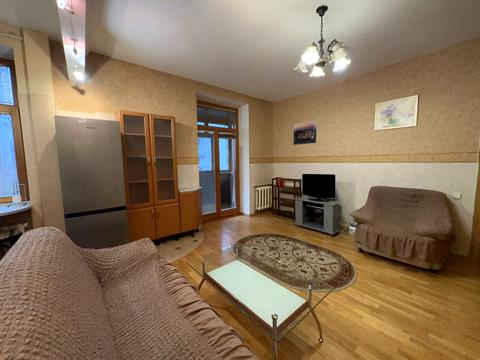 квартира за адресою Київ, Панаса Мирного вул., 3