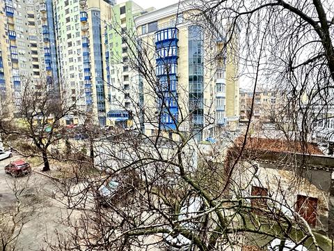 квартира за адресою Київ, Панаса Мирного вул., 3