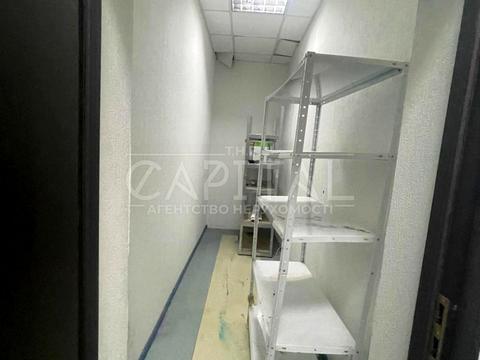 комерційна за адресою Дніпровська набережна вул., 13