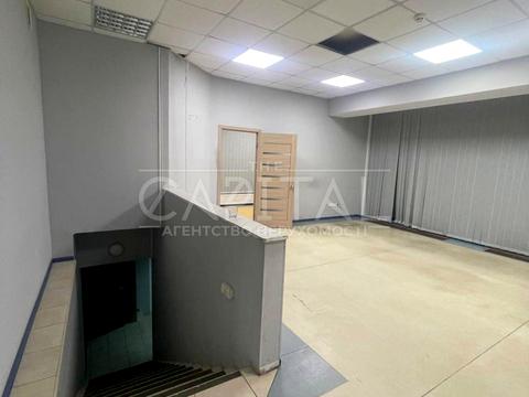 комерційна за адресою Дніпровська набережна вул., 13