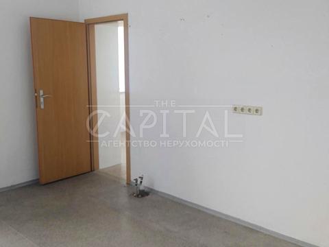 коммерческая по адресу Уинстона Черчилля ул. (Красноткацкая), 16