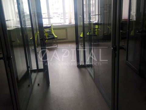 коммерческая по адресу Уинстона Черчилля ул. (Красноткацкая), 16