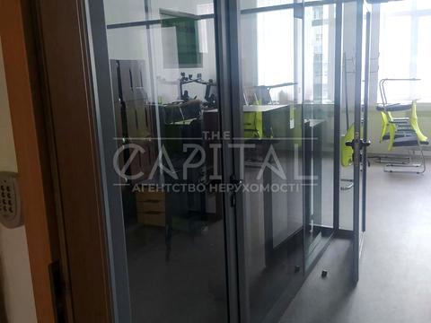 коммерческая по адресу Уинстона Черчилля ул. (Красноткацкая), 16