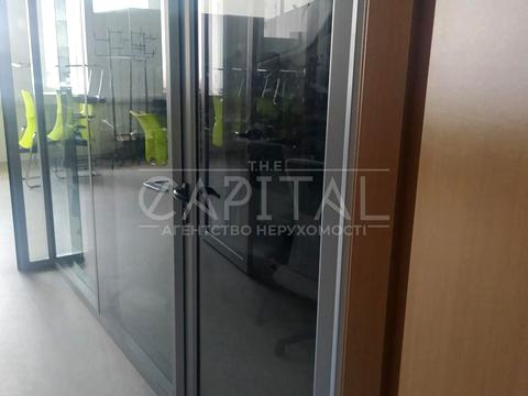 коммерческая по адресу Уинстона Черчилля ул. (Красноткацкая), 16