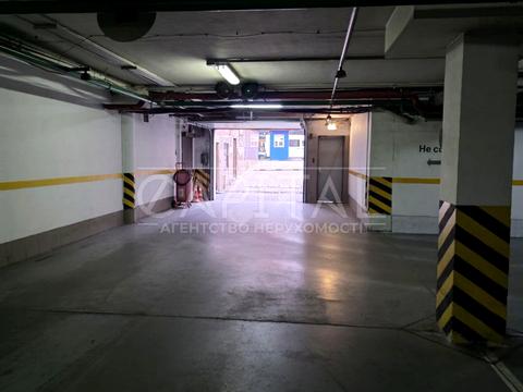 паркомісце за адресою Жилянська вул., 59