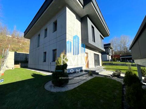 будинок за адресою с. Лісники, Родини Рубанів вул.