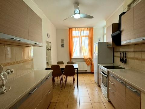 квартира за адресою Воскресенська вул., 12-А