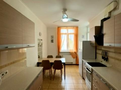 квартира за адресою Воскресенська вул., 12-А