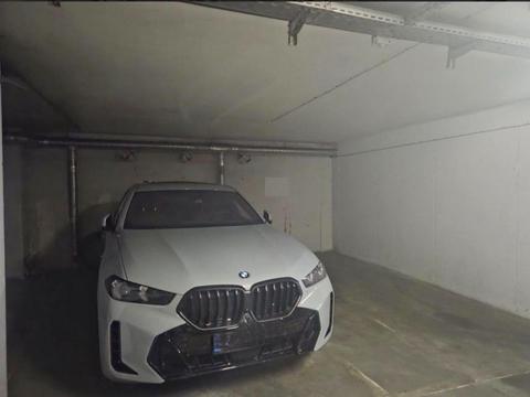 паркомісце за адресою Лесі Українки бульв., 7-Б