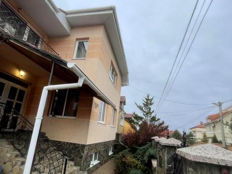 будинок за адресою Лозова вул.