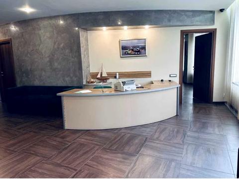 комерційна за адресою Літературна вул., 1а