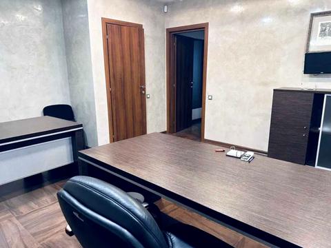 комерційна за адресою Літературна вул., 1а