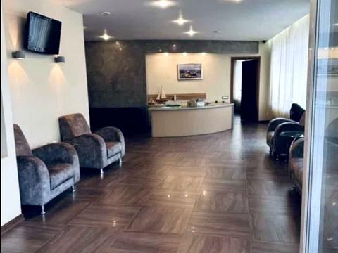 комерційна за адресою Літературна вул., 1а