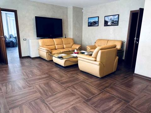 комерційна за адресою Літературна вул., 1а