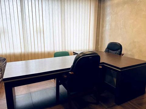 комерційна за адресою Літературна вул., 1а