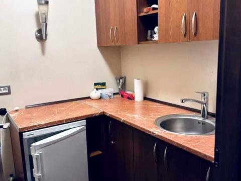 комерційна за адресою Літературна вул., 1а