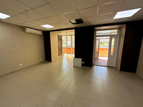 комерційна за адресою Університетська вул., 2Л