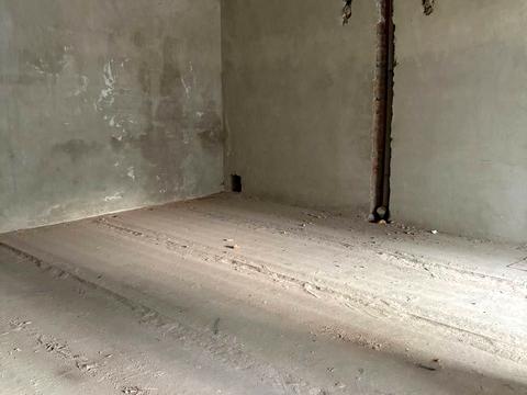 комерційна за адресою Княгинин вул., 44