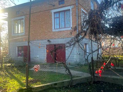 будинок за адресою Центральна