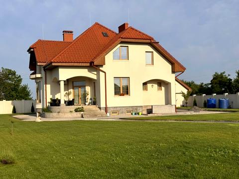 будинок за адресою Травнева