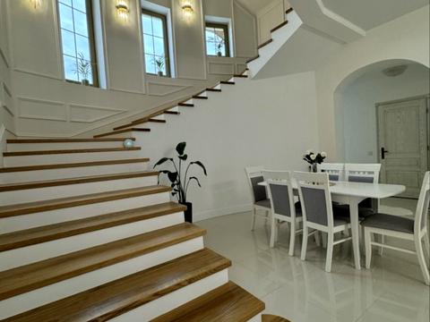 будинок за адресою Травнева