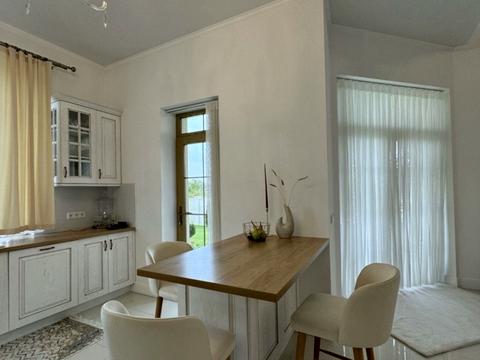 будинок за адресою Травнева