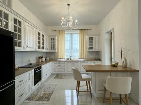 будинок за адресою Травнева