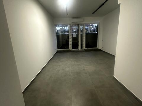 комерційна за адресою Княгинин вул., 44