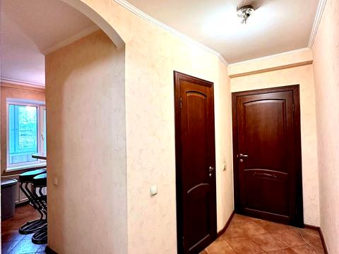 квартира за адресою Раїси Окіпної вул., 9