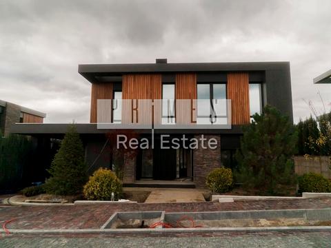 будинок за адресою Вишнева вул.