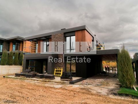 будинок за адресою Вишнева вул.