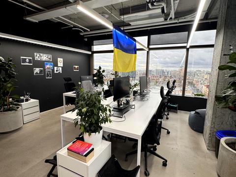 комерційна за адресою Богдана Хмельницького вул., 17-52