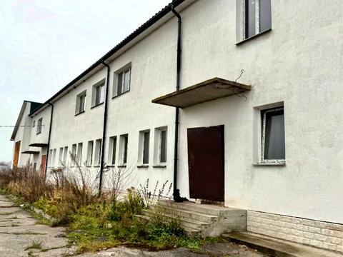 комерційна за адресою Набережна, 8