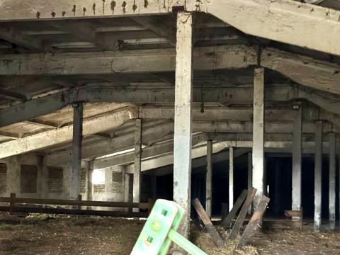 комерційна за адресою Набережна, 8