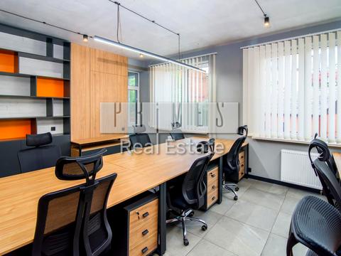 комерційна за адресою Саксаганського вул., 37