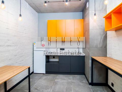 комерційна за адресою Саксаганського вул., 37