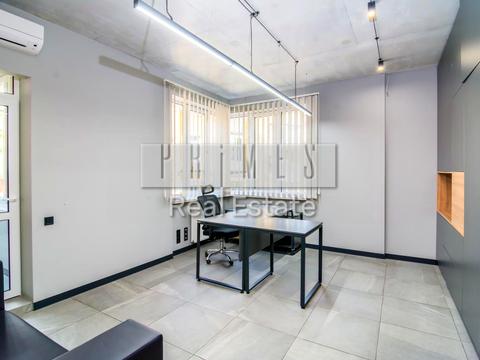 комерційна за адресою Саксаганського вул., 37