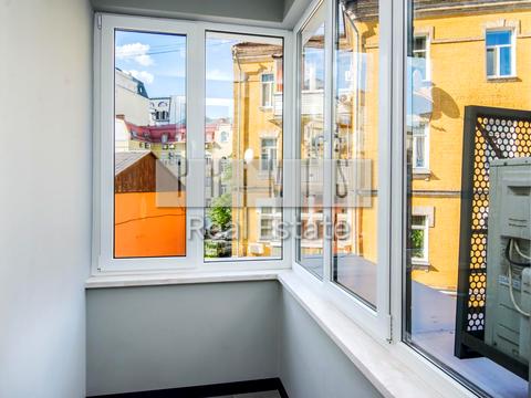 комерційна за адресою Саксаганського вул., 37